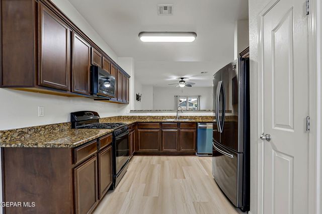 13134 Kestrel Avenue, Horizon City, TX 79928