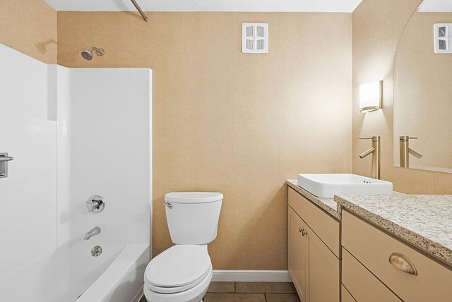 55 Will Dr 152, Canton, MA 02021