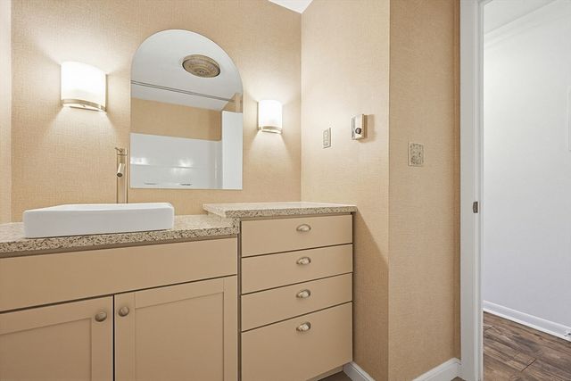 55 Will Dr 152, Canton, MA 02021