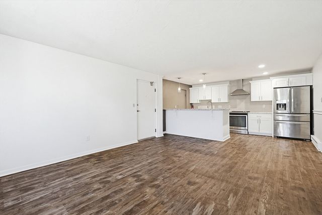 55 Will Dr 152, Canton, MA 02021