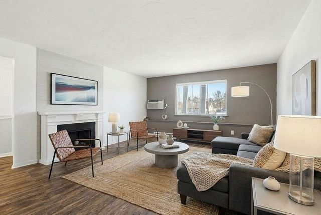 55 Will Dr 152, Canton, MA 02021