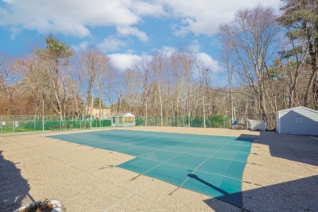 55 Will Dr 152, Canton, MA 02021