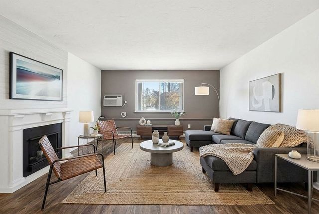 55 Will Dr 152, Canton, MA 02021