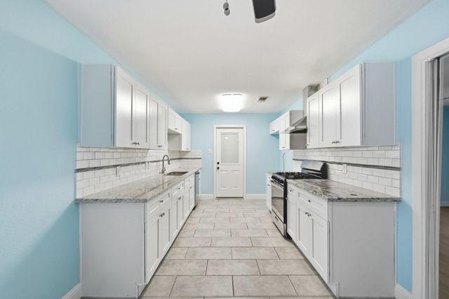 642 Arvana Street, Houston, TX 77034