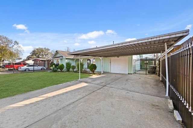 642 Arvana Street, Houston, TX 77034