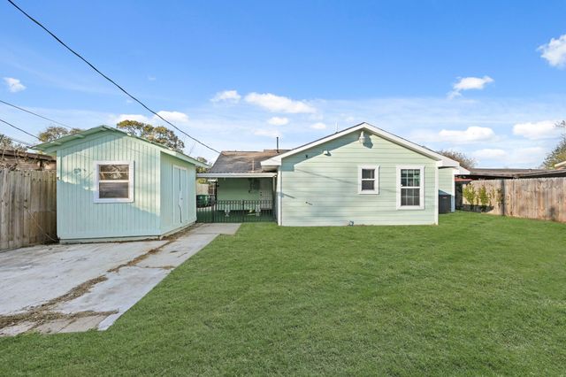 642 Arvana Street, Houston, TX 77034