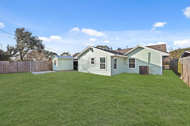 642 Arvana Street, Houston, TX 77034