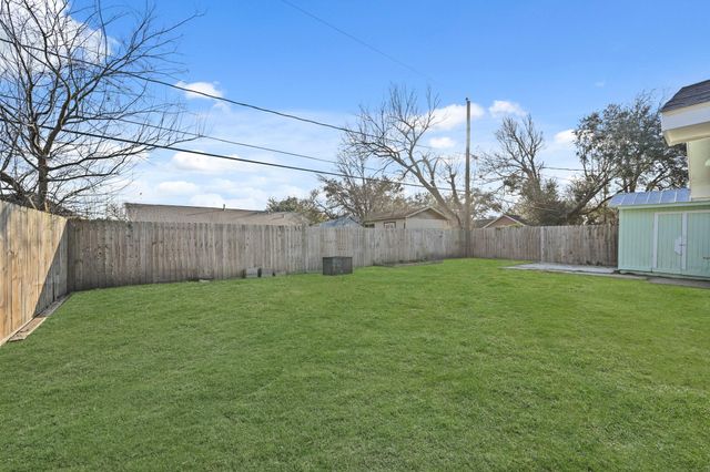 642 Arvana Street, Houston, TX 77034