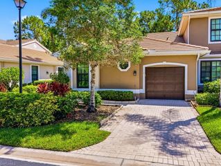 7550 Meadow Lakes DR 4701, Naples, FL 34104