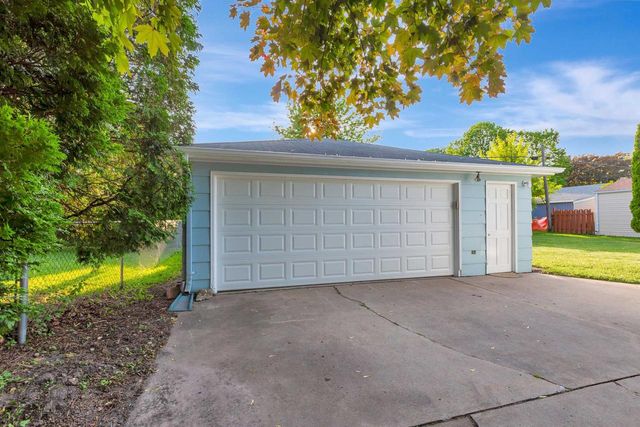 1625 WISCONSIN STREET, Oshkosh, WI 54901