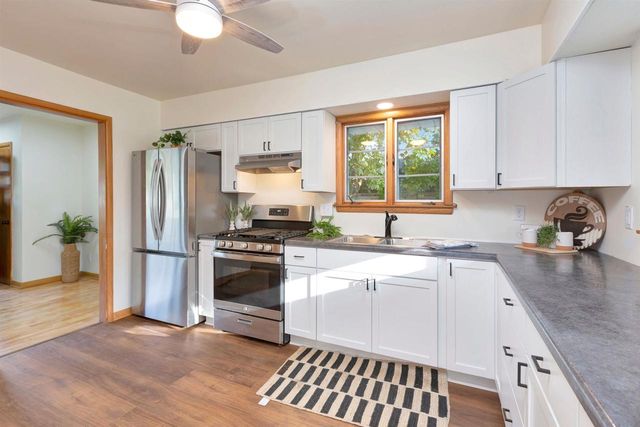 1625 WISCONSIN STREET, Oshkosh, WI 54901