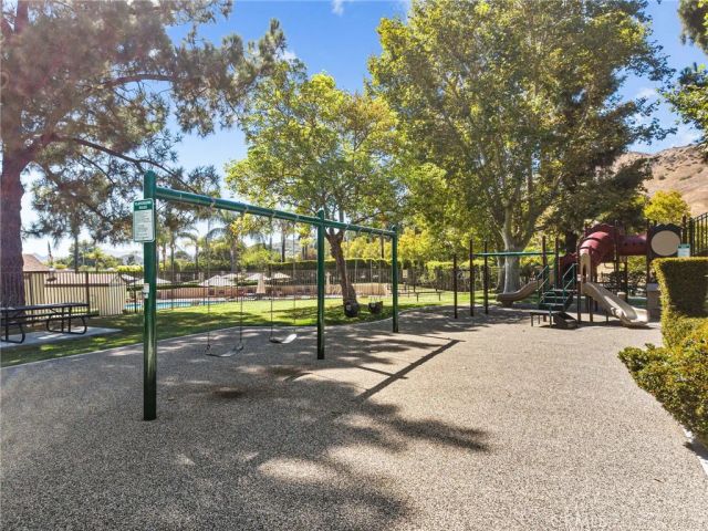 12219 High View Ridge, Northridge, CA 91326