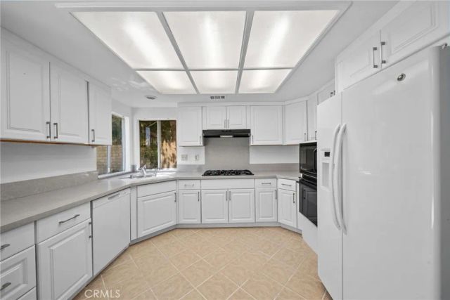 12219 High View Ridge, Northridge, CA 91326