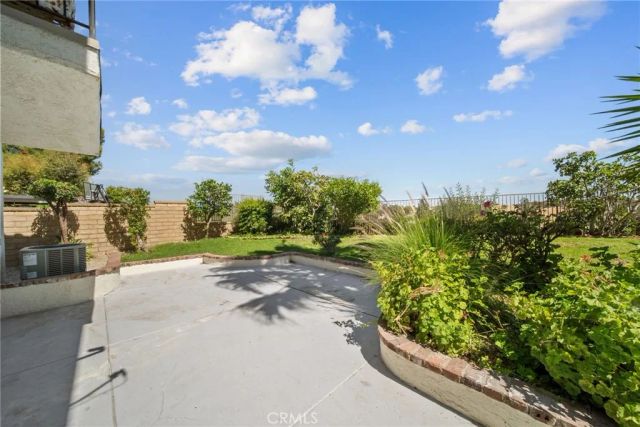 12219 High View Ridge, Northridge, CA 91326