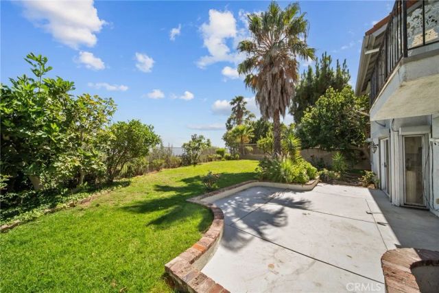 12219 High View Ridge, Northridge, CA 91326