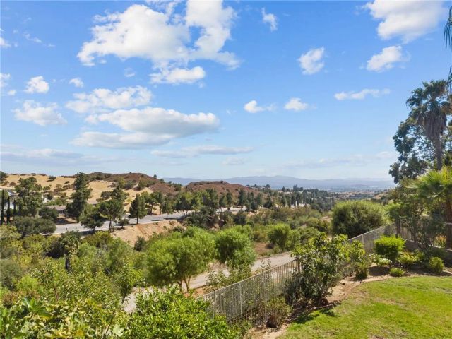 12219 High View Ridge, Northridge, CA 91326