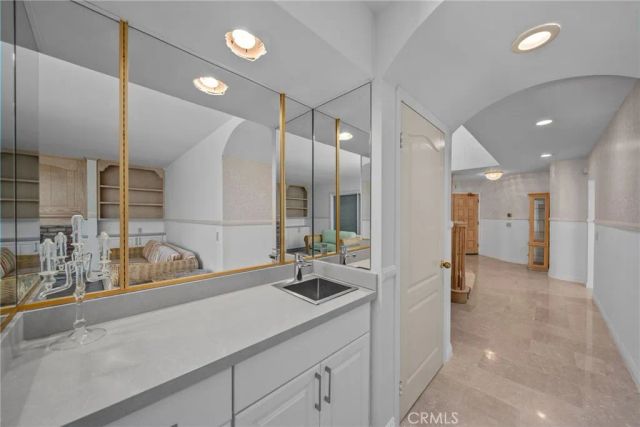 12219 High View Ridge, Northridge, CA 91326