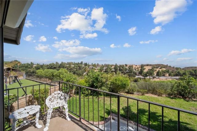 12219 High View Ridge, Northridge, CA 91326