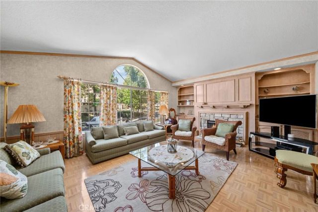12219 High View Ridge, Northridge, CA 91326