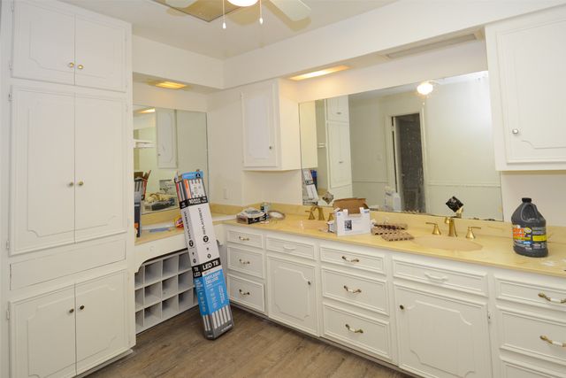 142 Seaside Drive, Gun Barrel City, TX 75156