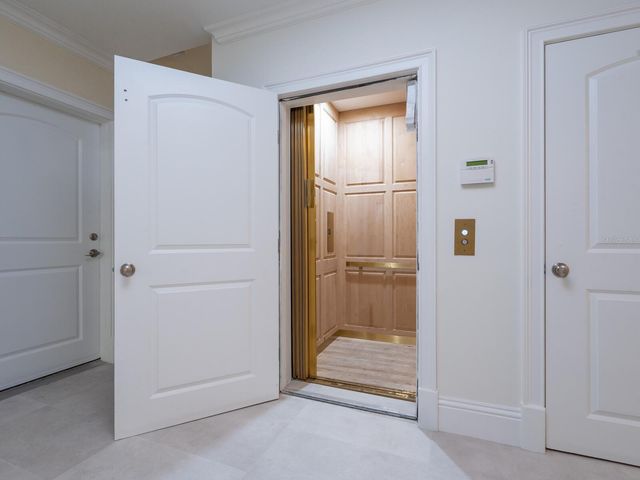 1423 HILLVIEW DRIVE, Sarasota, FL 34239