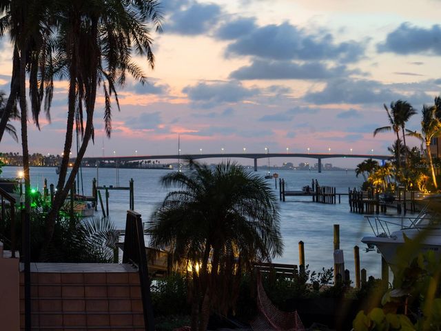 1423 HILLVIEW DRIVE, Sarasota, FL 34239