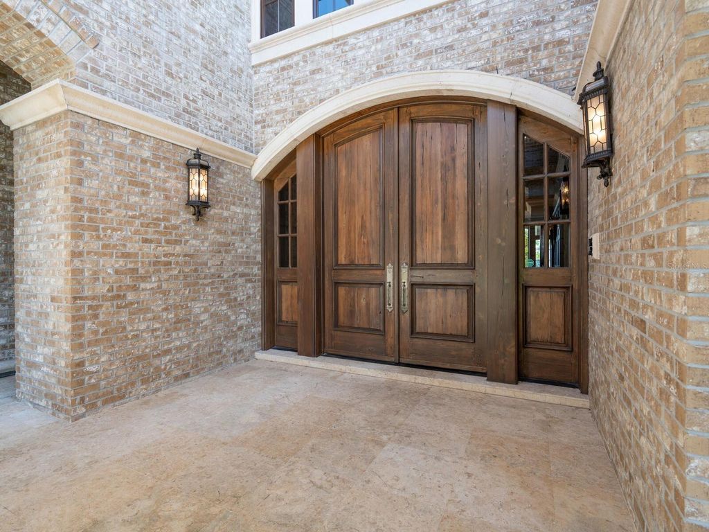 Image 15 of property listing at 1423 HILLVIEW DRIVE, Sarasota, FL 34239