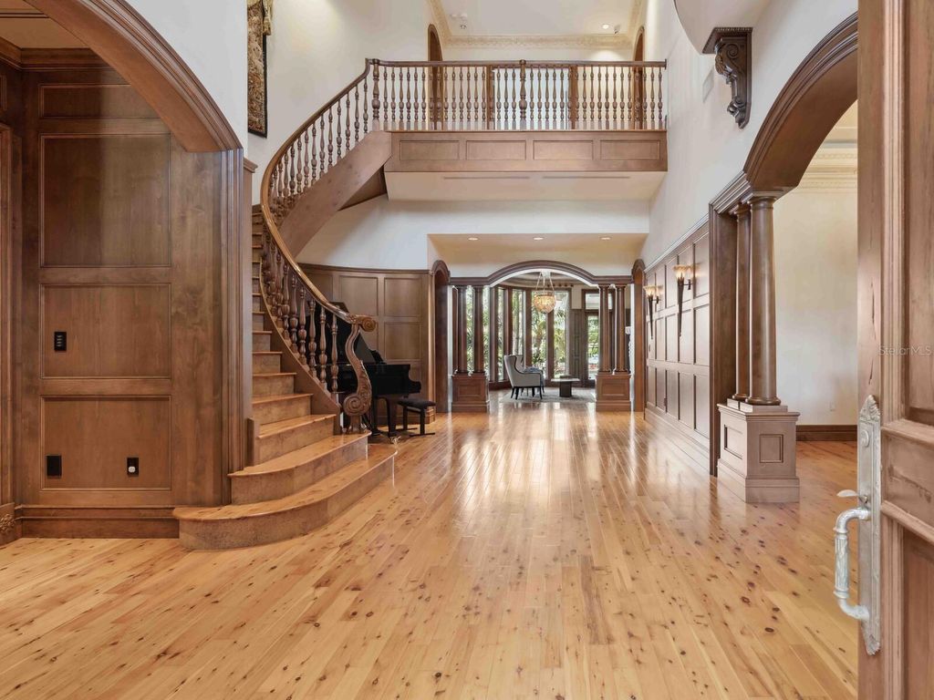 Image 17 of property listing at 1423 HILLVIEW DRIVE, Sarasota, FL 34239