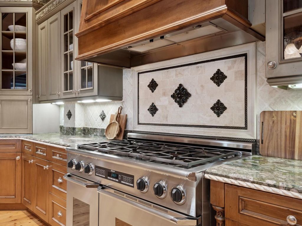 Image 26 of property listing at 1423 HILLVIEW DRIVE, Sarasota, FL 34239