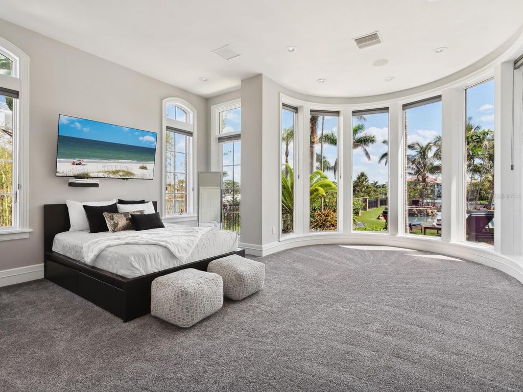 Image 43 of property listing at 1423 HILLVIEW DRIVE, Sarasota, FL 34239