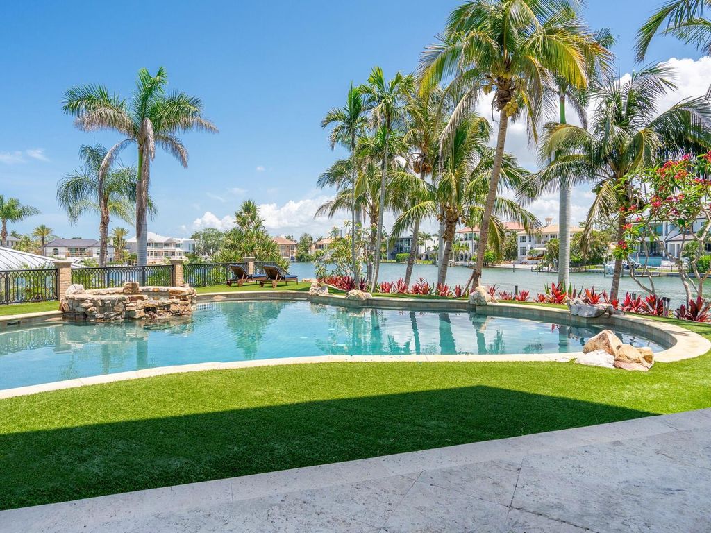 Image 56 of property listing at 1423 HILLVIEW DRIVE, Sarasota, FL 34239