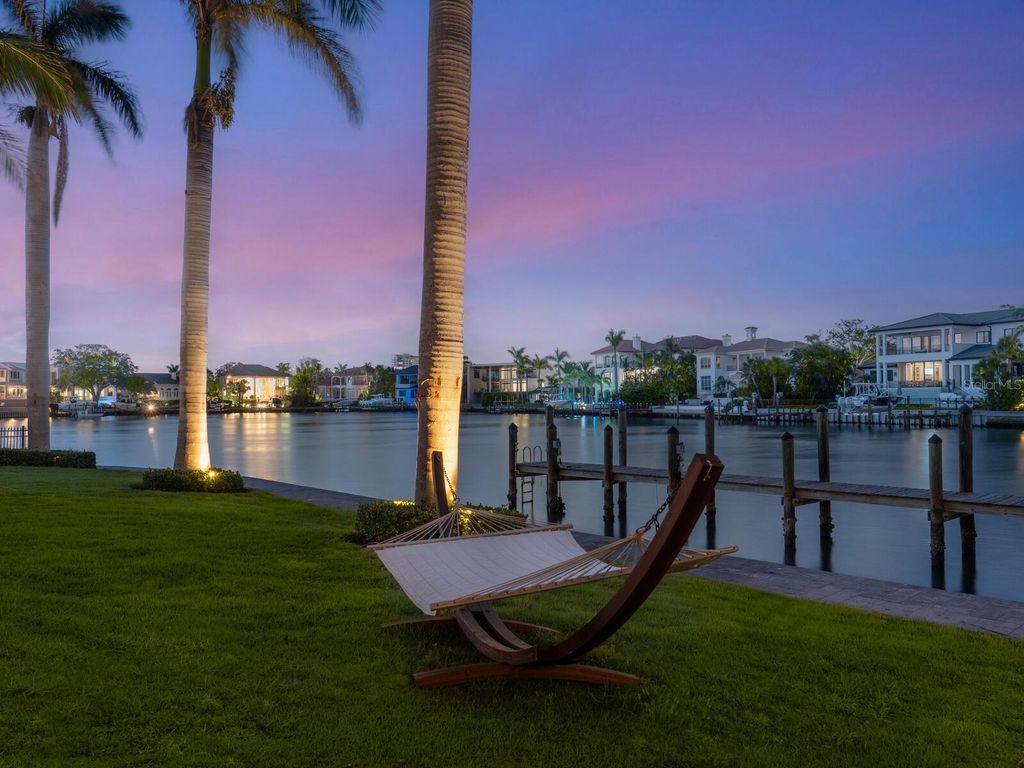 Image 66 of property listing at 1423 HILLVIEW DRIVE, Sarasota, FL 34239