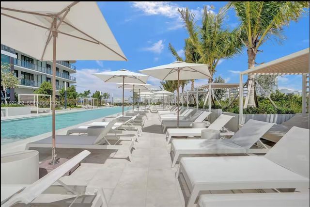 580 72nd St 1513, Miami Beach, FL 33141