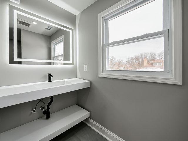 2431 Lothrop Street, Detroit City, MI 48206