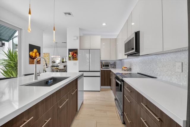 5656 NW 40th Avenue, Boca Raton, FL 33496