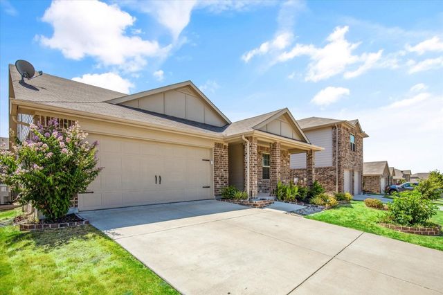 2929 Spotted Fawn Drive, Fort Worth, TX 76108