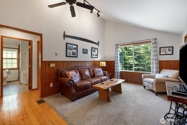 31724 31728 558th Street E, Ashford, WA 98304