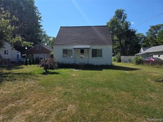 1198 Brabbs Street, Burton, MI 48509