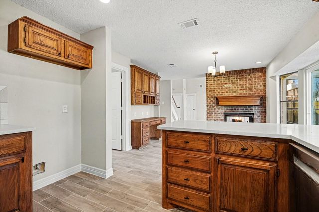 107 Sandalwood Drive, Lake Jackson, TX 77566