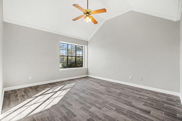 107 Sandalwood Drive, Lake Jackson, TX 77566