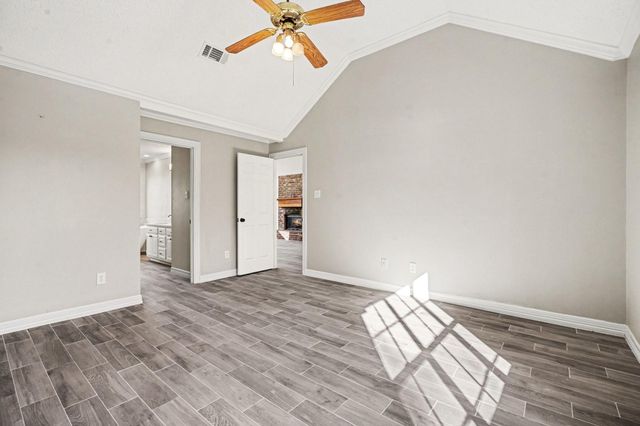 107 Sandalwood Drive, Lake Jackson, TX 77566