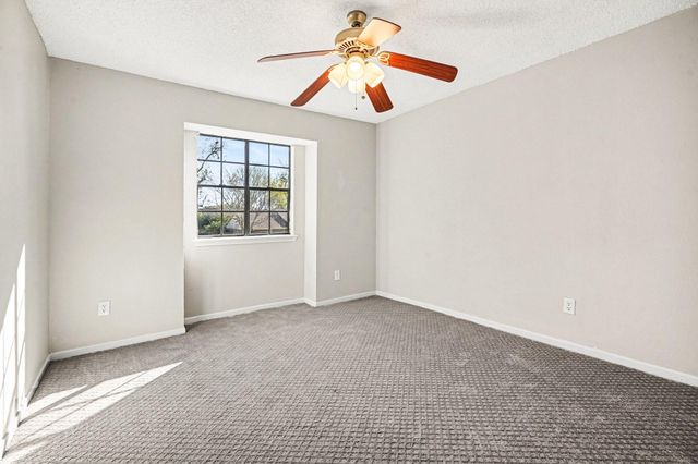 107 Sandalwood Drive, Lake Jackson, TX 77566