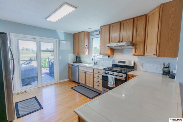 7410 Helen Witt Drive, Lincoln, NE 68512