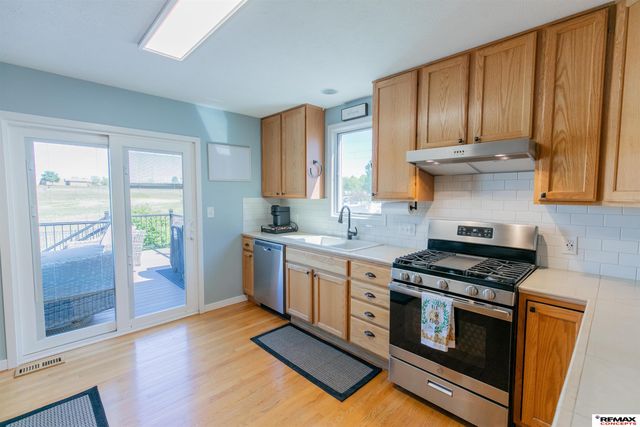 7410 Helen Witt Drive, Lincoln, NE 68512
