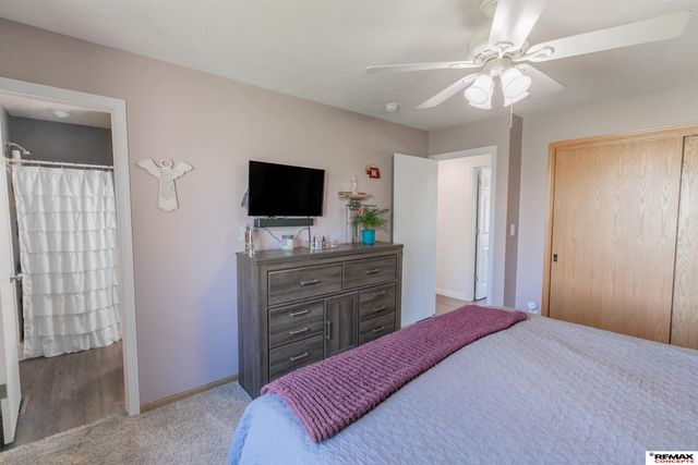 7410 Helen Witt Drive, Lincoln, NE 68512