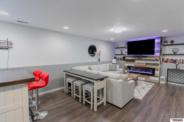 7410 Helen Witt Drive, Lincoln, NE 68512