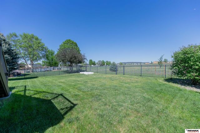 7410 Helen Witt Drive, Lincoln, NE 68512