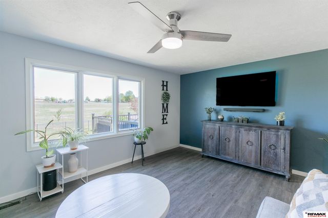 7410 Helen Witt Drive, Lincoln, NE 68512