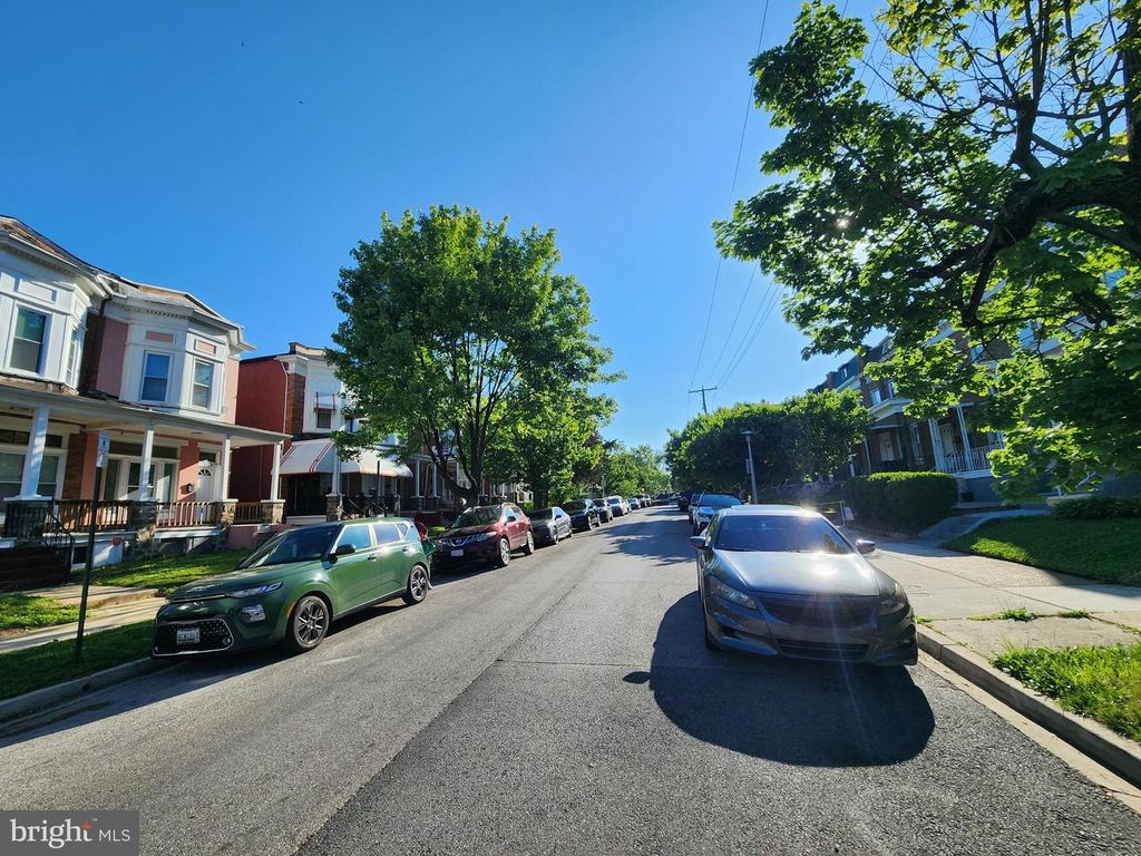 Image 5 of property listing at 3825 FAIRVIEW AVE, Baltimore, MD 21216