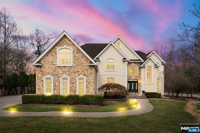 53 Kristin Place, Old Tappan, NJ 07675
